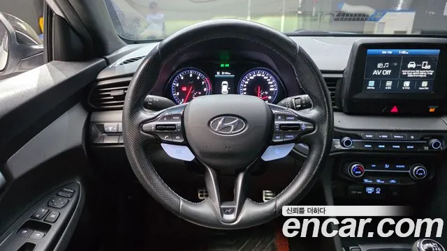 Hyundai Veloster — фото 13