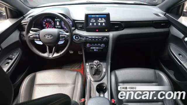 Hyundai Veloster — фото 7