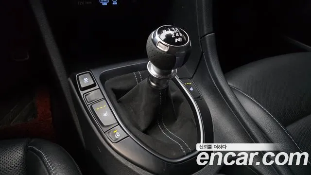 Hyundai Veloster — фото 9