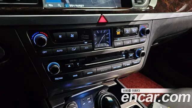 Hyundai Genesis — фото 32