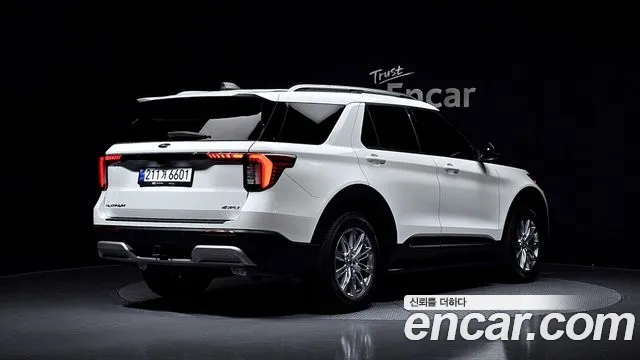 Ford Explorer — фото 1