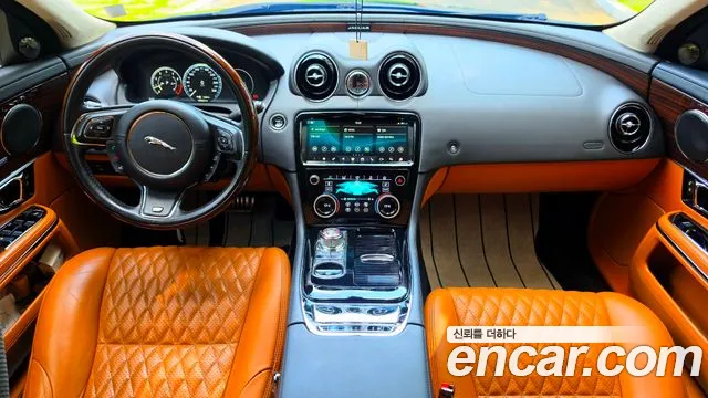 Jaguar XJ — фото 14