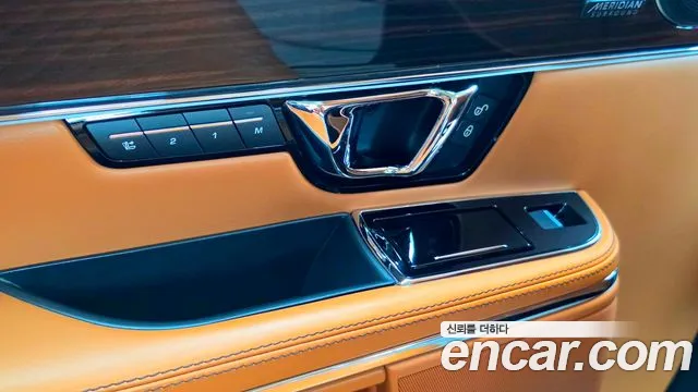 Jaguar XJ — фото 19