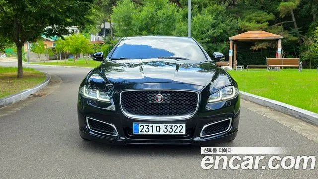 Jaguar XJ — фото 2