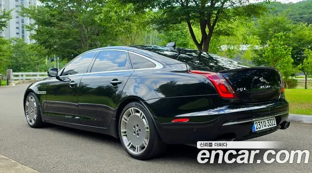 Jaguar XJ — фото 6