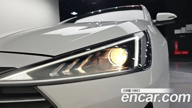 Hyundai Avante — фото 22