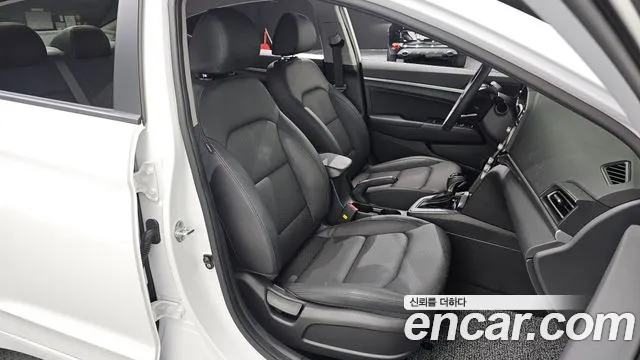 Hyundai Avante — фото 26