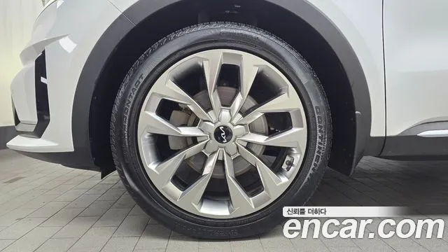 Kia Sorento — фото 5