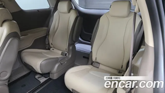 Kia Carnival — фото 11