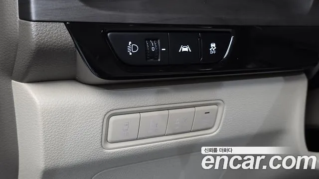 Kia Carnival — фото 18