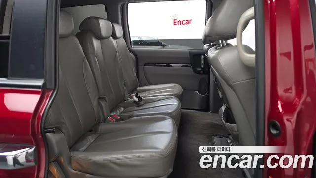 Kia Carnival — фото 11