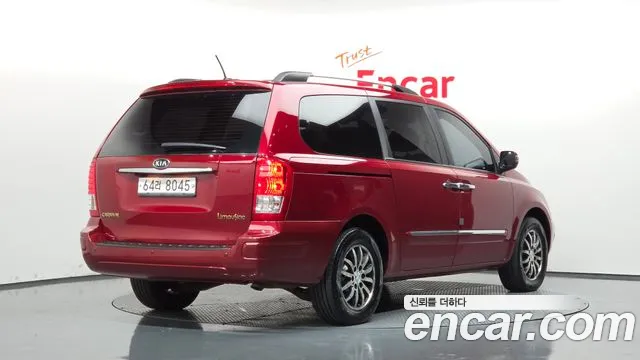 Kia Carnival — фото 2