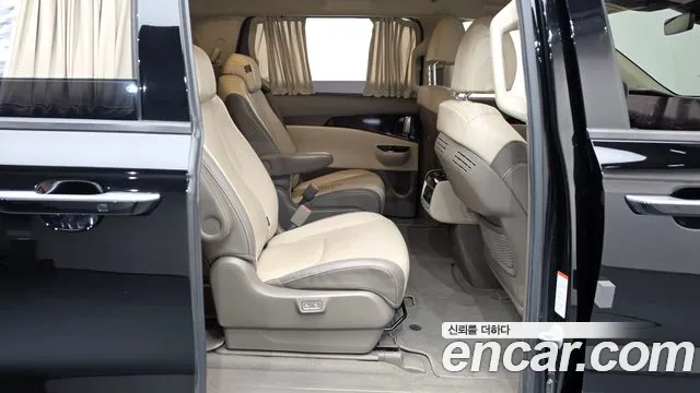 Kia Carnival — фото 11