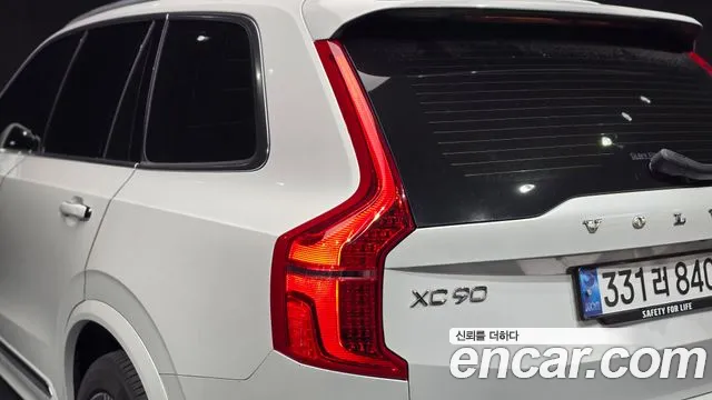 Volvo XC90 — фото 23