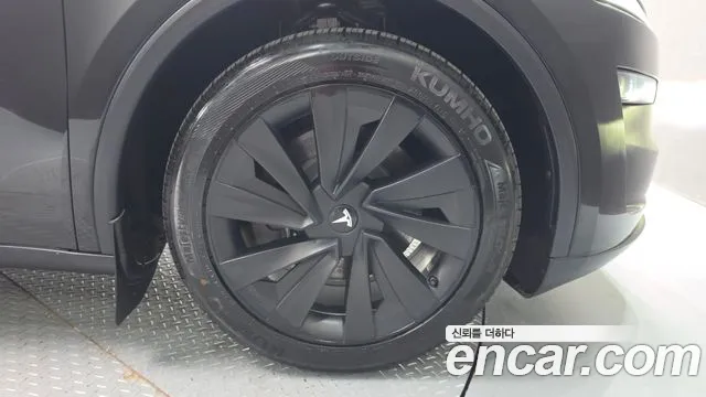 Tesla Model Y — фото 22
