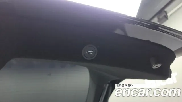 Tesla Model Y — фото 32