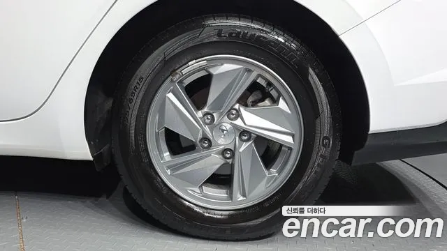 Hyundai Avante — фото 21