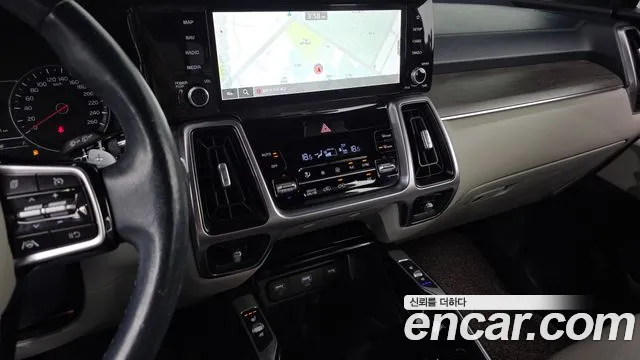 Kia Sorento — фото 15