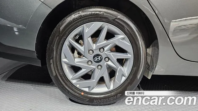 Hyundai Avante — фото 5
