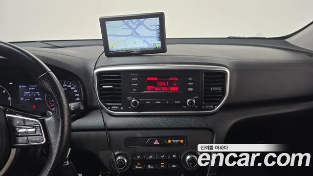 Kia Sportage — фото 12