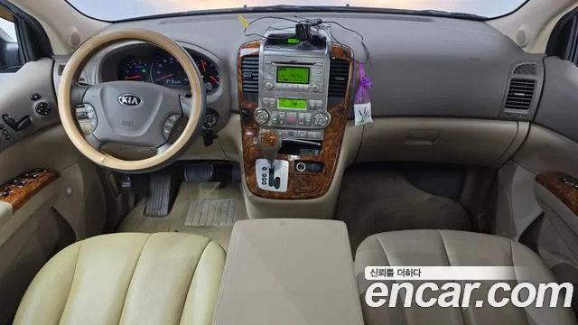 Kia Carnival — фото 6