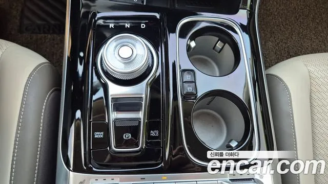 Kia Carnival — фото 13