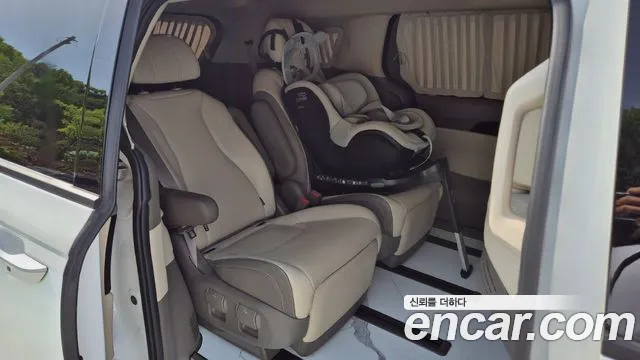 Kia Carnival — фото 16