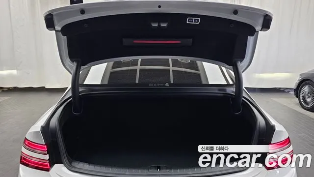 Genesis G80 — фото 19