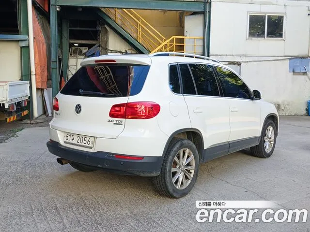 Volkswagen Tiguan — фото 4