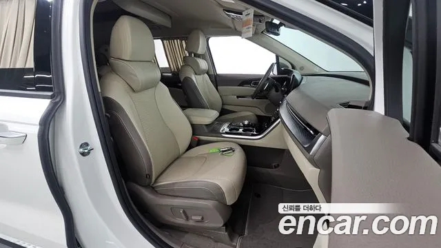 Kia Carnival — фото 11