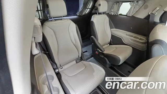 Kia Carnival — фото 13