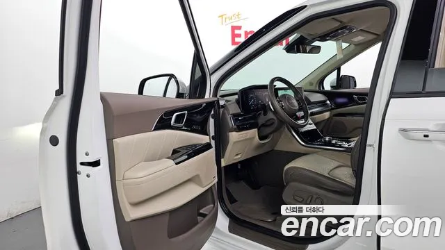 Kia Carnival — фото 10