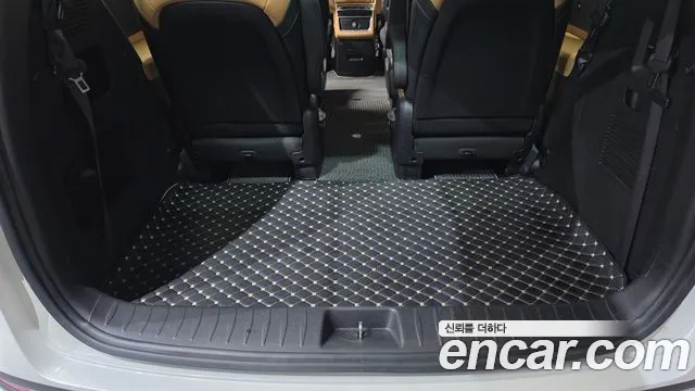 Kia Carnival — фото 27
