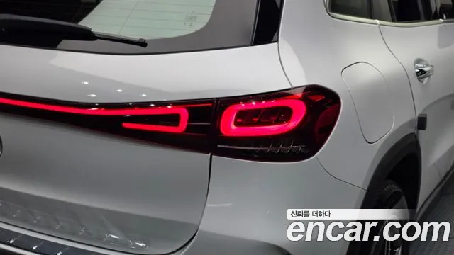 Mercedes-Benz EQA — фото 23