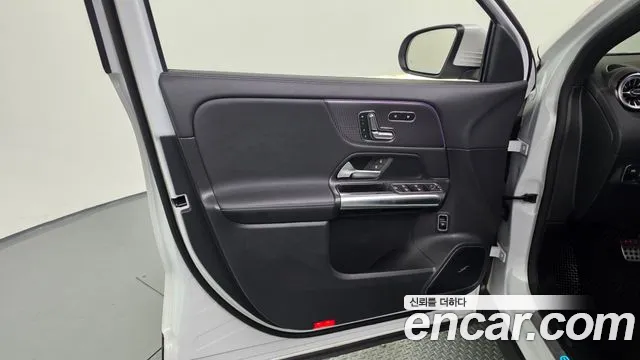 Mercedes-Benz EQA — фото 24