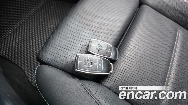 Mercedes-Benz EQA — фото 27