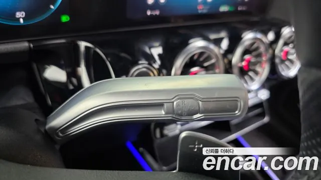 Mercedes-Benz EQA — фото 9