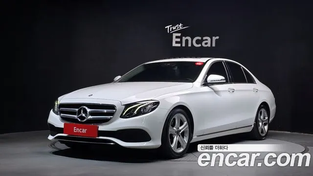 Mercedes-Benz E-Class — фото 1