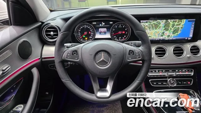 Mercedes-Benz E-Class — фото 13