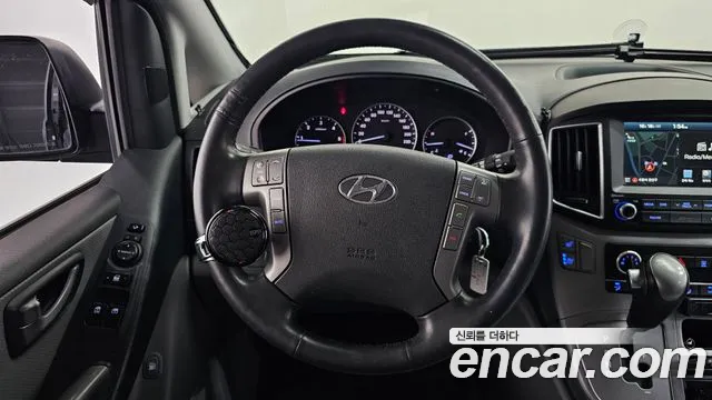 Hyundai Starex — фото 13