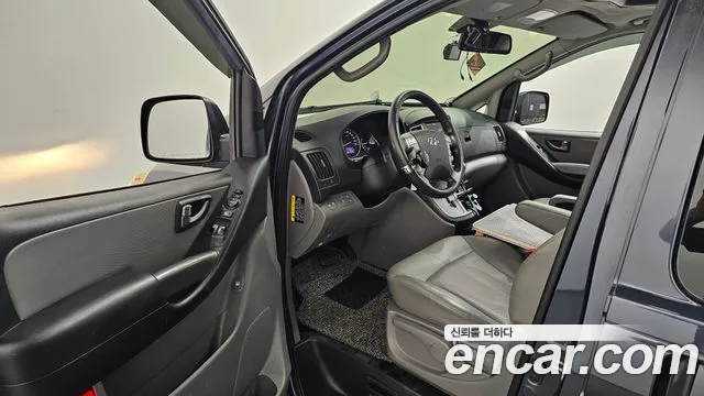Hyundai Starex — фото 10