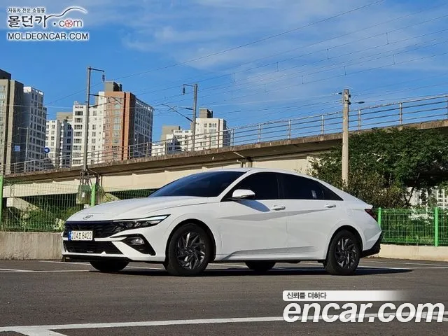 Hyundai Avante — фото 1