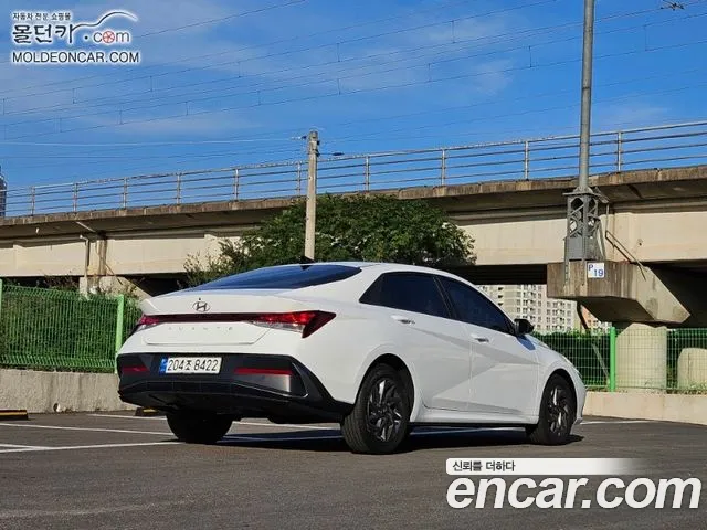 Hyundai Avante — фото 4