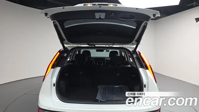 Kia Niro — фото 19
