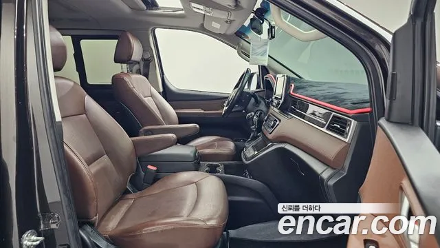 Hyundai Starex — фото 11