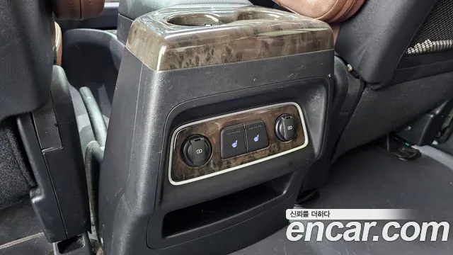 Hyundai Starex — фото 18