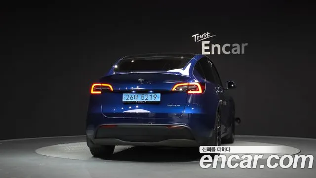 Tesla Model Y — фото 4