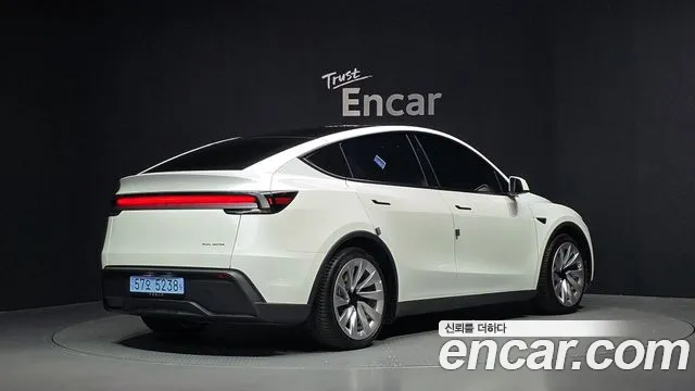 Tesla Model Y — фото 2