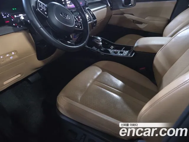 Kia Sorento — фото 7