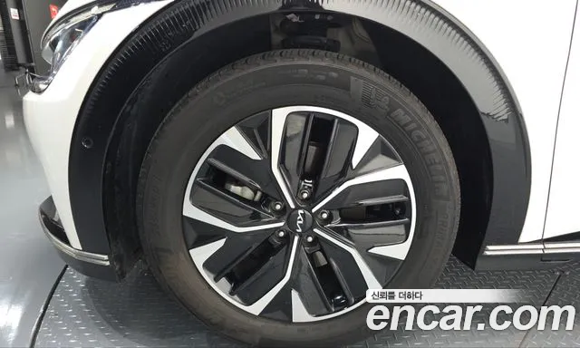 Kia EV6 — фото 4